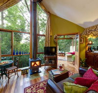Arcadia Cottages - Southport Accommodation