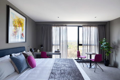 Art Series - The Chen - Accommodation Southport 3