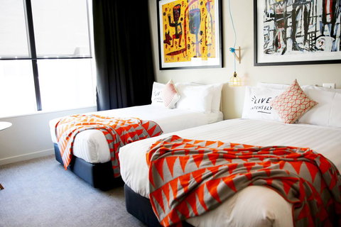 Art Series - The Larwill Studio - Accommodation Southport 1