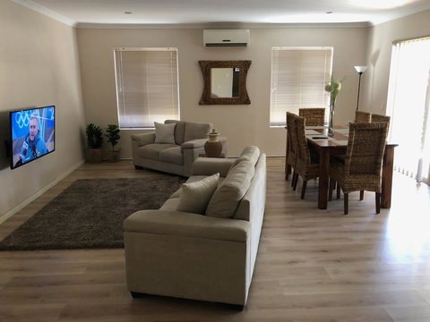 Ashington Gardens - Accommodation Southport 1