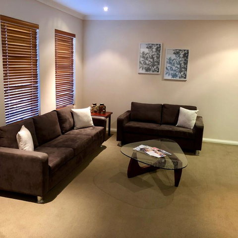 Ashington Gardens - Accommodation Southport 3