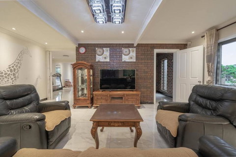 Luxury Living 2 Bedrooms 4 Beds 2B Athrooms In Southern Brisbane+ Parking - Southport Accommodation 0