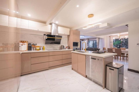 Luxury Living 2 Bedrooms 4 Beds 2B Athrooms In Southern Brisbane+ Parking - Southport Accommodation 1