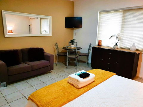 M104 West Perth Studio Apartment Near Kings Park - Southport Accommodation 1