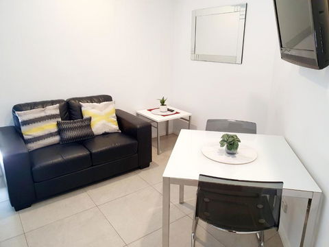 M5 West Perth Studio Apartment Near Kings Park - Southport Accommodation 1