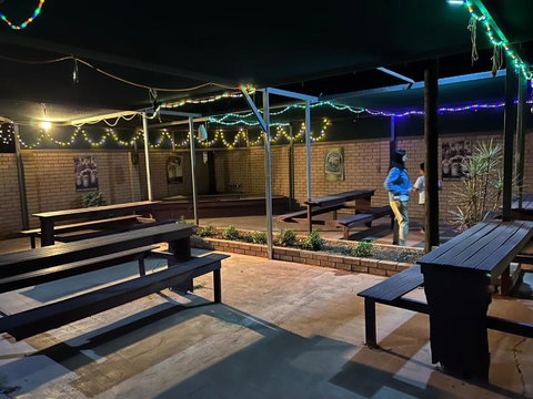 Main Reef Hotel - Accommodation Southport 2