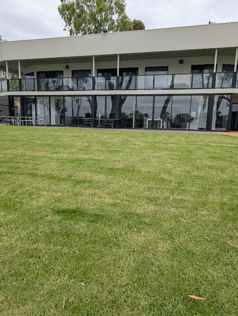 Mannum River Rentals - Southport Accommodation 3