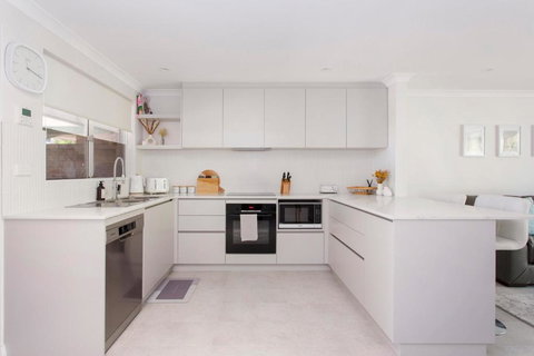 Maylands Riverside City Retreat - Southport Accommodation 2