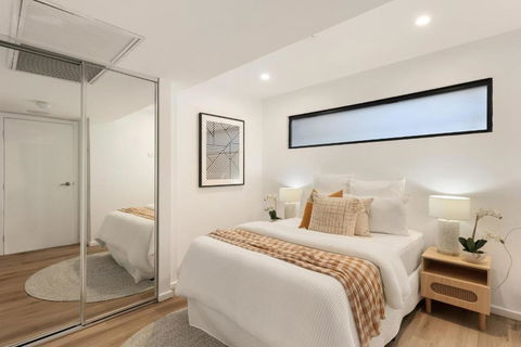 Modern Luxury Gabba Apartment - Southport Accommodation 1