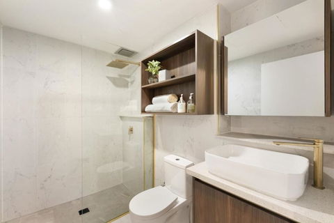 Modern Luxury Gabba Apartment - Southport Accommodation 2