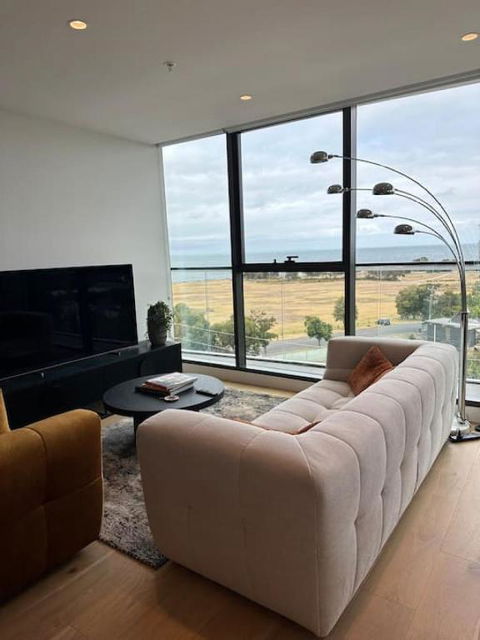 Modern 2 BRM Apt In Williamstown - Southport Accommodation 1