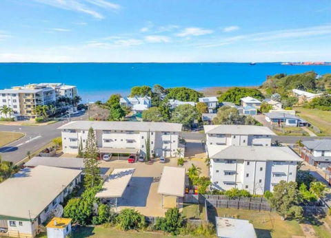 Modern Beach Apartment - Southport Accommodation 0