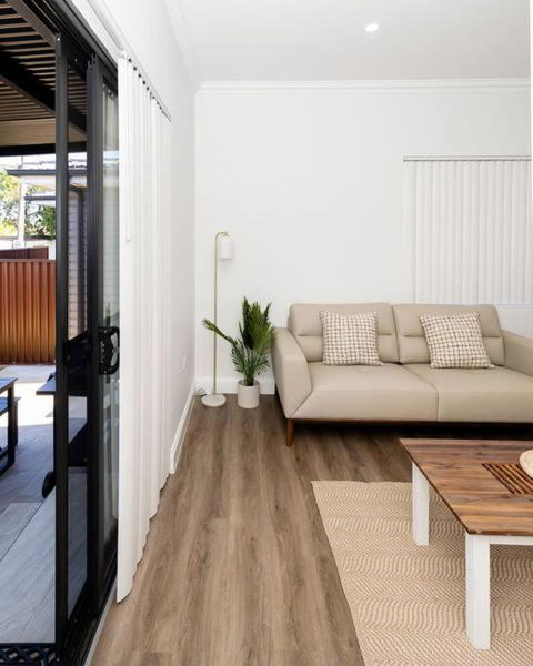 Modern Home In The Heart Of Bankstown - Southport Accommodation 0