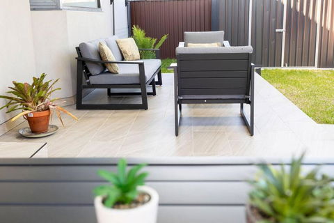 Modern Home In The Heart Of Bankstown - Southport Accommodation 2