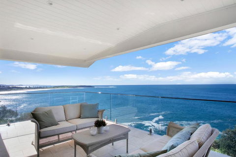 Monash Beach House - Oceanfront - Southport Accommodation 0