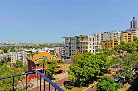 Mountway Holiday Apartments - Southport Accommodation 2
