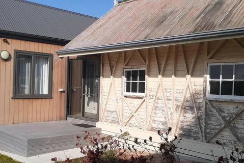 NEST- Luxury Vineyard Accommodation - Southport Accommodation 2
