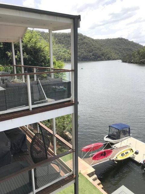 NINE At Berowra Waters, Luxury Waterfront With Hot Tub - Southport Accommodation 3