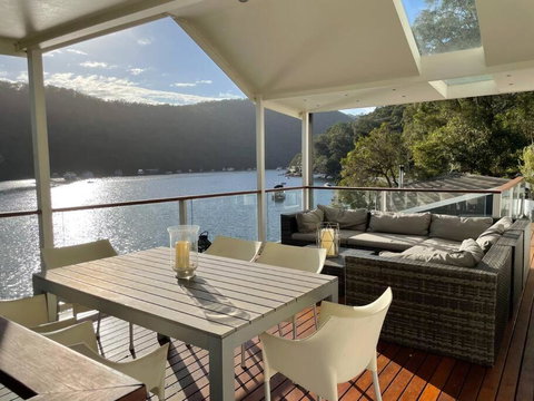 NINE At Berowra Waters, Luxury Waterfront With Hot Tub - Southport Accommodation 1