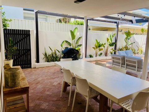 NOR214 - Northstead Coastal Charm - Southport Accommodation 1