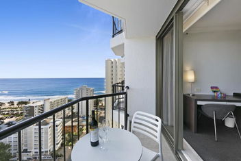 Ocean View 2-Bed Studio In The Heart Of Surfers with Southport Accommodation