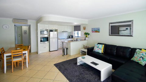 Oceanview4 - Southport Accommodation 3