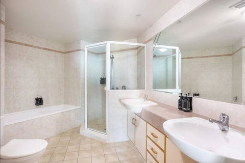 Ocean View Apartment With Parking By Serain Residences - Southport Accommodation 2