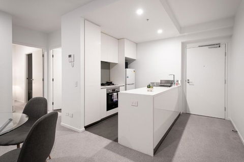 Panoramic Views 2br With Pool And Free Carpark - Southport Accommodation 2