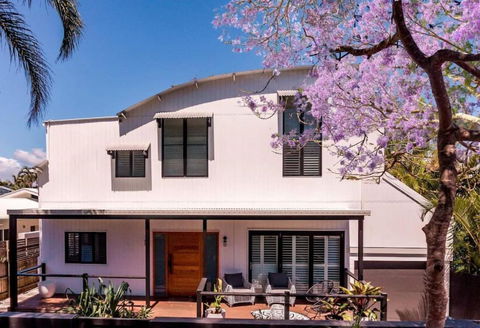 PACIFIC Stunning Coastal Home The Perfect Family Getaway - Southport Accommodation 0