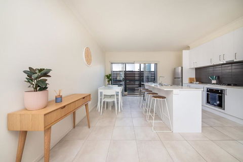 Page Seven By Property Mums - Southport Accommodation 1