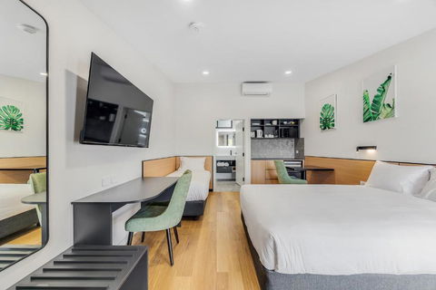 Parkview Motor Inn - Southport Accommodation 0