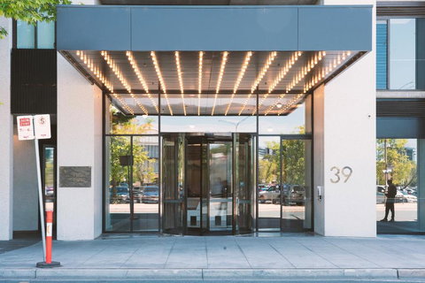 Patio Mt View 1BR Apt In CBD Near ANU And Museum With Free Parking And WiFi - Southport Accommodation 0