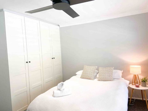 Peaceful Merewether Family Home - Southport Accommodation 0