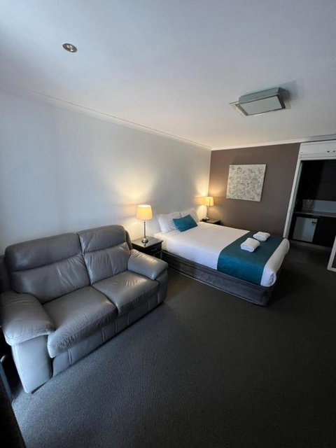 Pevensey Motor Lodge - Accommodation Southport 3