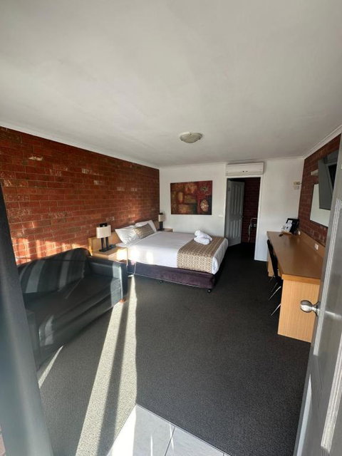 Pevensey Motor Lodge - Accommodation Southport 2