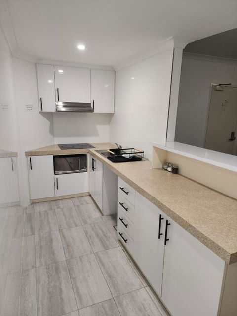 PERTH CBD APARTMENTS - Southport Accommodation 3