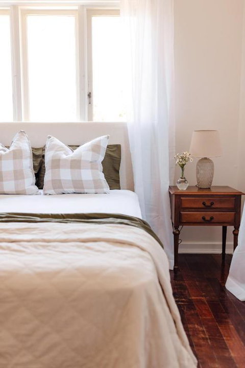 Pet Friendly Family Home In Bluff Point - Accommodation Southport 3