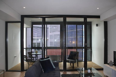 Perfect Large One Bedroom Plus Study - ALB09518 - Accommodation Southport 1