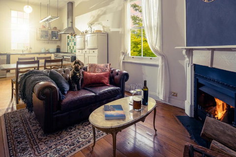 Pet-Friendly Blue Mountains Cottage With Indoor Fireplace - Accommodation Southport 3
