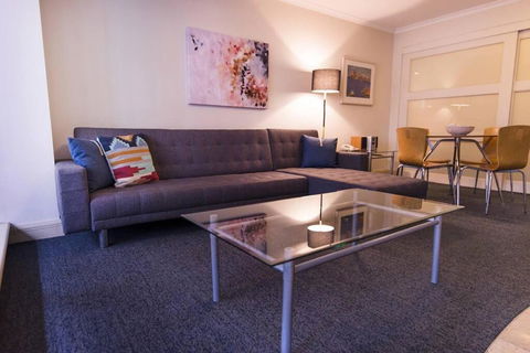 PI702 - Ideally Located Sydney CBD - Southport Accommodation 2
