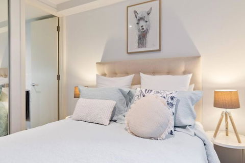 PORT MELBOURNE - A Stay At The Bay - Southport Accommodation 2