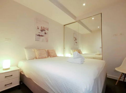 PR126-1 BR Comfy Stay Next To Station With FREE Parking - Southport Accommodation 0