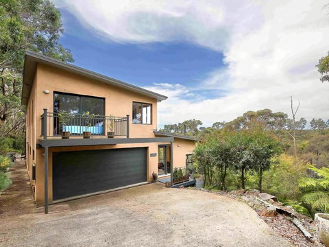 Postcards From The Edge - Accommodation Southport 0