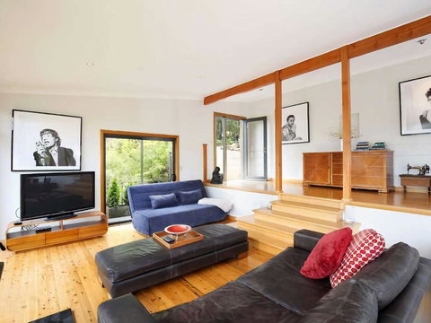 Postcards From The Edge - Accommodation Southport 1