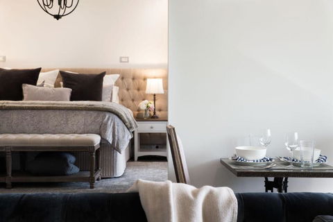 Provence Spa Villa 2 - Southport Accommodation 1
