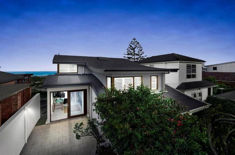 Pure Magical Views - Ocean Views - Southport Accommodation 2