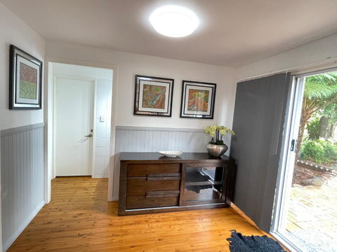 Quiet, Cozy And Calm 3 Bedroom House. - Southport Accommodation 1