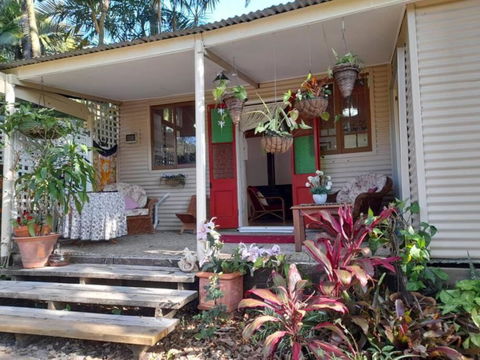 Quirky Cottage In Centre Of Maleny, Walk Everywhere - Southport Accommodation 2