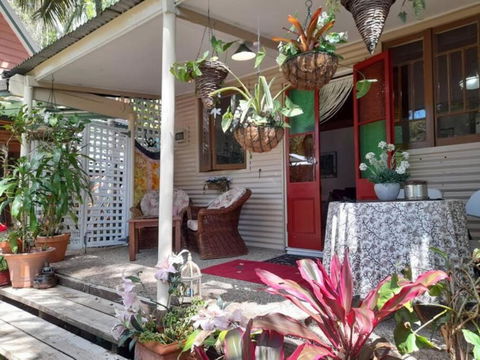 Quirky Cottage In Centre Of Maleny, Walk Everywhere - Southport Accommodation 3