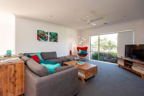 R&R By The Bay In Prime Location - Southport Accommodation 2